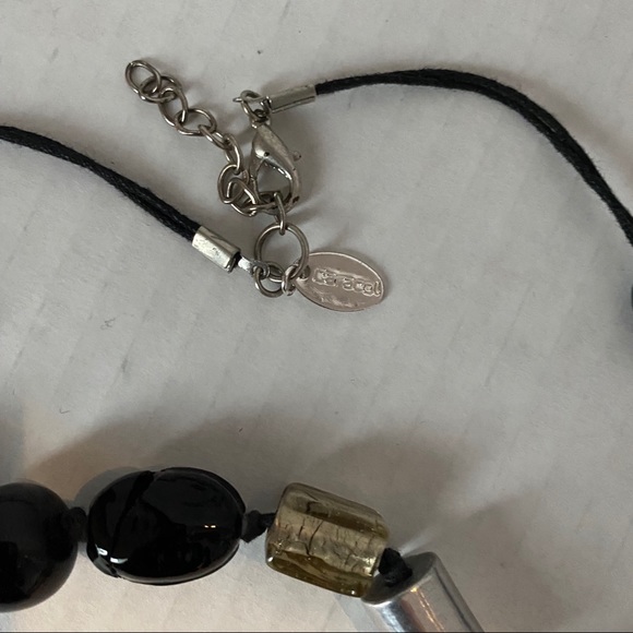 BEADED NECKLACE - Picture 3 of 9